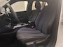 Peugeot 2008 1.2 Hybrid 136 Allure Parkeersensoren Voor + Achter | Digitaal Dashboard | Carplay | Climate Control | 17" Lichtmetaal | Airco (automatisch) | Apple Carplay/Android Auto|telefoonintegratie premium | Cruise control