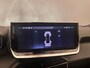 Peugeot 2008 1.2 Hybrid 136 Allure Parkeersensoren Voor + Achter | Digitaal Dashboard | Carplay | Climate Control | 17" Lichtmetaal | Airco (automatisch) | Apple Carplay/Android Auto|telefoonintegratie premium | Cruise control