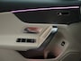 Mercedes-Benz A-klasse 250 e Star Edition Luxury Line Trekhaak | Night Pakket | Achteruitrijcamera | Ledkoplampen | Keyless-Go. Inclusief 24 maanden MB Certified garantie voor Europa.