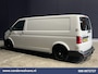 Volkswagen Transporter 2.0 TDI L2H1 Euro6 Airco | Navigatie | Apple Carplay | Android Auto | Cruisecontrol Trekhaak, Sidebars, LM velgen, Bijrijdersbank
