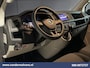 Volkswagen Transporter 2.0 TDI L2H1 Euro6 Airco | Navigatie | Apple Carplay | Android Auto | Cruisecontrol Trekhaak, Sidebars, LM velgen, Bijrijdersbank