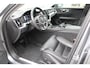 Volvo V60 T6 Twin Engine AWD Momentum Pro | Bodykit | Trekhaak | Dealer onderhouden | Leder