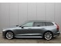 Volvo V60 T6 Twin Engine AWD Momentum Pro | Bodykit | Trekhaak | Dealer onderhouden | Leder