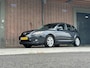 Mazda 3 2.0 S-VT Kintaro Sport (CRUISE, PARKEERSENSOREN, AFNEEMBARE TREKHAAK, AIRCO, XENON, MULTIMEDIA, NL-AUTO)