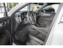 Volvo XC40 2.0 B3 Plus Dark STOEL/STUUR-VERW. | VAPOUR GREY