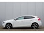 Volvo V40 T3 Polar+ Sport | Panoramadak | Parkeerverwarming | Stoelverwarming | Volvo on Call | Parkeercamera | Climate Control | Keyless Entree | Keyless start | Volvo Guard Alarm |