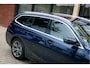 BMW 3-Serie Touring 330i Aut. | High Executive | Luxury Line | Head-Up Display | Navigatie incl. Apple CarPlay | HIFI | Achteruitrijcamera | Sportstoelen | 17" LM Velgen |
