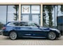 BMW 3-Serie Touring 330i Aut. | High Executive | Luxury Line | Head-Up Display | Navigatie incl. Apple CarPlay | HIFI | Achteruitrijcamera | Sportstoelen | 17" LM Velgen |