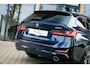 BMW 3-Serie Touring 330i Aut. | High Executive | Luxury Line | Head-Up Display | Navigatie incl. Apple CarPlay | HIFI | Achteruitrijcamera | Sportstoelen | 17" LM Velgen |