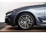 BMW 5-Serie Touring 530e High Executive M Sport - Panoramdak - Comfort Access - Getinte Ruiten - Driving Assistant Professional - Head up - Elektrisch verwarmde voorstoelen - High Beam Assistant - BMW Laserlight -