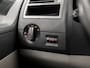 Volkswagen Transporter 2.0 TDI DC Dubbel Cabine Highline 141Pk Automaat (NAVIGATIE, STOELVERWARMING, PARKEERSENSOREN, BLUETOOTH, CRUISE, ARMSTEUN, SPORTSTOELEN, LM VELGEN, TREKHAAK, NIEUWE APK, NIEUWSTAAT)