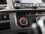 Volkswagen Transporter 2.0 TDI DC Dubbel Cabine Highline 141Pk Automaat (NAVIGATIE, STOELVERWARMING, PARKEERSENSOREN, BLUETOOTH, CRUISE, ARMSTEUN, SPORTSTOELEN, LM VELGEN, TREKHAAK, NIEUWE APK, NIEUWSTAAT)