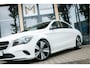 Mercedes-Benz CLA 180 Aut. 123PK | Urban | Night Pack | AMG Styling | Sportstoelen | Achteruitrijcamera | 18" LM Velgen | Navigatie | Keyless Go | Cruise Control |