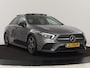 Mercedes-Benz A-klasse 180d AMG Night | Panoramadak | Trekhaak | Stoelverwarming | Camera | Widescreen | Navigatie | Full LED | Leder/Alcantara
