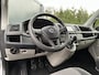 Volkswagen Transporter 2.0 TDI 150 PK / L2H1 / BOTT INRICHTING / TREKHAAK / 1e EIG. / AIRCO / CRUISE / NAVI / APPLE CARPLAY / PDC