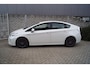 Toyota Prius 1.8 Comfort Hybride Navi Head-Up Clima Cruise Camera LMV Half Leder Led Verlichting JBL Sound ENZ.