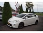 Toyota Prius 1.8 Comfort Hybride Navi Head-Up Clima Cruise Camera LMV Half Leder Led Verlichting JBL Sound ENZ.