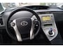Toyota Prius 1.8 Comfort Hybride Navi Head-Up Clima Cruise Camera LMV Half Leder Led Verlichting JBL Sound ENZ.