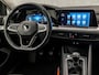 Volkswagen Golf Variant 1.0 TSI Sportline (APPLE CARPLAY, GROOT NAVI, PARKEERSENSOREN, KEYLESS, GETINT GLAS, SPORTSTOELEN, LM VELGEN, LANE ASSIST, NIEUWSTAAT)