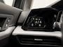 Volkswagen Golf Variant 1.0 TSI Sportline (APPLE CARPLAY, GROOT NAVI, PARKEERSENSOREN, KEYLESS, GETINT GLAS, SPORTSTOELEN, LM VELGEN, LANE ASSIST, NIEUWSTAAT)