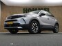 Opel Mokka-e Level 3 50 kWh - SOH 99,8 % !!- NAVIGATIE - PARKEERSENSOREN VOOR/ ACHTER - TWO TONE LAK - 17 INCH LICHT METALEN VELGEN - DODEHOEK DETECTIE - KEYLESS ENTRY/ START - LICHT/ REGENSENSOR - CAMERA