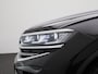 Volkswagen Touareg 3.0 TSi eHybrid 4MOTION Elegance 381 PK | V6 | Luchtvering | Plug-In | Nightvision | Panorama Dak | Trekhaak | Head-Updisplay | Stoelverwarming Voor & Achter | Dynaudio | Geheugenfunctie stoelen | Dealer Onderhouden