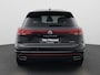 Volkswagen Touareg 3.0 TSi eHybrid 4MOTION Elegance 381 PK | V6 | Luchtvering | Plug-In | Nightvision | Panorama Dak | Trekhaak | Head-Updisplay | Stoelverwarming Voor & Achter | Dynaudio | Geheugenfunctie stoelen | Dealer Onderhouden