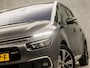 Citroën C4 Grand Picasso 1.2 PureTech Sport 7 Persoons Automaat (APPLE CARPLAY, NAVIGATIE, CAMERA, GETINT GLAS, SPORTSTOELEN, TREKHAAK, CRUISE, LM VELGEN, NIEUWE APK, NIEUWSTAAT)
