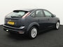 Ford Focus 1.8 Limited 126 pk, Airco, Bluetooth, Boordcomputer, Cruise control, Parkeersensoren achter, Elektronische remkrachtverdeling, Elektronisch Stabiliteits Programma, Verwarmde voorruit Deze Ford Focus 1.8 Limited uit 2010 bewijst dat je niet nieuw hoeft te rijden om kwaliteit en comfort te ervaren. Met zijn krachtige 1.8-liter motor en fijne rijgedrag is hij ideaal voor zow