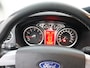 Ford Focus 1.8 Limited 126 pk, Airco, Bluetooth, Boordcomputer, Cruise control, Parkeersensoren achter, Elektronische remkrachtverdeling, Elektronisch Stabiliteits Programma, Verwarmde voorruit Deze Ford Focus 1.8 Limited uit 2010 bewijst dat je niet nieuw hoeft te rijden om kwaliteit en comfort te ervaren. Met zijn krachtige 1.8-liter motor en fijne rijgedrag is hij ideaal voor zow
