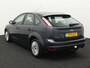 Ford Focus 1.8 Limited 126 pk, Airco, Bluetooth, Boordcomputer, Cruise control, Parkeersensoren achter, Elektronische remkrachtverdeling, Elektronisch Stabiliteits Programma, Verwarmde voorruit Deze Ford Focus 1.8 Limited uit 2010 bewijst dat je niet nieuw hoeft te rijden om kwaliteit en comfort te ervaren. Met zijn krachtige 1.8-liter motor en fijne rijgedrag is hij ideaal voor zow