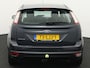 Ford Focus 1.8 Limited 126 pk, Airco, Bluetooth, Boordcomputer, Cruise control, Parkeersensoren achter, Elektronische remkrachtverdeling, Elektronisch Stabiliteits Programma, Verwarmde voorruit Deze Ford Focus 1.8 Limited uit 2010 bewijst dat je niet nieuw hoeft te rijden om kwaliteit en comfort te ervaren. Met zijn krachtige 1.8-liter motor en fijne rijgedrag is hij ideaal voor zow