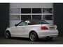 BMW 1-Serie Cabrio 118i Exclusive Edition 143pk Airco/Cruise/Stoelverwarming/Bluetooth/Leder/PDC/RadioCD.AUX.USB/18"LM/Parelmoer