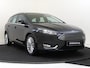 Ford Focus Wagon 1.0 Titanium | Parkeerhulp voor en achter | Navigatie | Keyless Start | Clima |