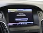 Ford Focus Wagon 1.0 Titanium | Parkeerhulp voor en achter | Navigatie | Keyless Start | Clima |