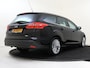 Ford Focus Wagon 1.0 Titanium | Parkeerhulp voor en achter | Navigatie | Keyless Start | Clima |