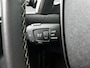 Peugeot 2008 GT Hybrid 145pk Automaat | Navigatie | Achteruitrijcamera | Climate Control | Adaptieve Cruise Control | Full Led koplampen | Parkeersensoren v+a | Keyless | Armsteun | Draadloze Apple Carplay / Android Auto | Digitaal instrumentenpaneel | DAB+ radio | Afwijkende dakkleur | Donker getint glas | 17" lichtmetalen velgen |