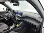 Peugeot 2008 GT Hybrid 145pk Automaat | Navigatie | Achteruitrijcamera | Climate Control | Adaptieve Cruise Control | Full Led koplampen | Parkeersensoren v+a | Keyless | Armsteun | Draadloze Apple Carplay / Android Auto | Digitaal instrumentenpaneel | DAB+ radio | Afwijkende dakkleur | Donker getint glas | 17" lichtmetalen velgen |