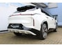 Lynk & Co 08 1.5 More | Direct leverbaar!! | Elektrische massage- & ventilatiestoelen met geheugen | Stoelverwarming voor & achter | Panoramadak | Apple CarPlay/Android Auto | Harman/Kardon Audiosysteem | Adaptive Cruise Control | 360* Camera | Keyless entry/start | Stuurverwarming | Dodehoekdetectie | Sfeerverlichting | Elektrische kofferbakklep |