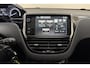 Peugeot 2008 1.2 PureTech Active | Navigatie | Panoramadak | Trekhaak | Climate Control | Parkeersensoren achter |