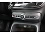 Volvo XC40 T2 Automaat Business Pro | Adapt. Cruise | El. Trekhaak | BLIS | Keyless | DAB | El. Achterklep