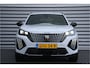 Peugeot 2008 1.2 PURETECH 100PK ALLURE | Climate controle | Cruise Controle | 17'' Lichtmetalen velgen | 360° camera | Navigatie | Achterbank in delen neerklapbaar | Achteruitrijcamera | Achteruitrijcamera