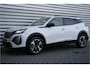 Peugeot 2008 1.2 PURETECH 100PK ALLURE | Climate controle | Cruise Controle | 17'' Lichtmetalen velgen | 360° camera | Navigatie | Achterbank in delen neerklapbaar | Achteruitrijcamera | Achteruitrijcamera
