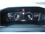 Peugeot 2008 1.2 PURETECH 100PK ALLURE | Climate controle | Cruise Controle | 17'' Lichtmetalen velgen | 360° camera | Navigatie | Achterbank in delen neerklapbaar | Achteruitrijcamera | Achteruitrijcamera