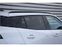 Peugeot 2008 1.2 PURETECH 100PK ALLURE | Climate controle | Cruise Controle | 17'' Lichtmetalen velgen | 360° camera | Navigatie | Achterbank in delen neerklapbaar | Achteruitrijcamera | Achteruitrijcamera