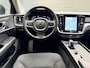 Volvo V60 2.0 B3 Essential Automaat | Google Maps Navigatiesysteem | Apple CarPlay | LED verlichting | Stoel & stuurwielverwarming | Cruise & Climate control | Draadloze telefoonlader | Achteruitrijcamera | Parkeersensoren achter