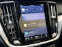 Volvo V60 2.0 B3 Essential Automaat | Google Maps Navigatiesysteem | Apple CarPlay | LED verlichting | Stoel & stuurwielverwarming | Cruise & Climate control | Draadloze telefoonlader | Achteruitrijcamera | Parkeersensoren achter