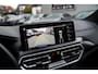 BMW X3 XDrive20i High Executive | Panorama | Shadowline | Camera | M-pakket | Luxe Leder - Memory | Apple Carplay | Cruise Control