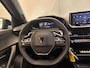 Peugeot 2008 1.2 Hybrid 136 Allure Parkeersensoren Rondom | Digitaal Dashboard | Carplay | 17" Lichtmetaal | Leder/Stof | Cruise | Climate | Airco (automatisch) | Apple Carplay/Android Auto|telefoonintegratie premium | Cruise control