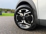 Peugeot 2008 1.2 Hybrid 136 GT Automaat | 360 Camera | Navi | Apple CarPlay/Android Auto | H-Leder | Clima | PDC | Cruise | LED |